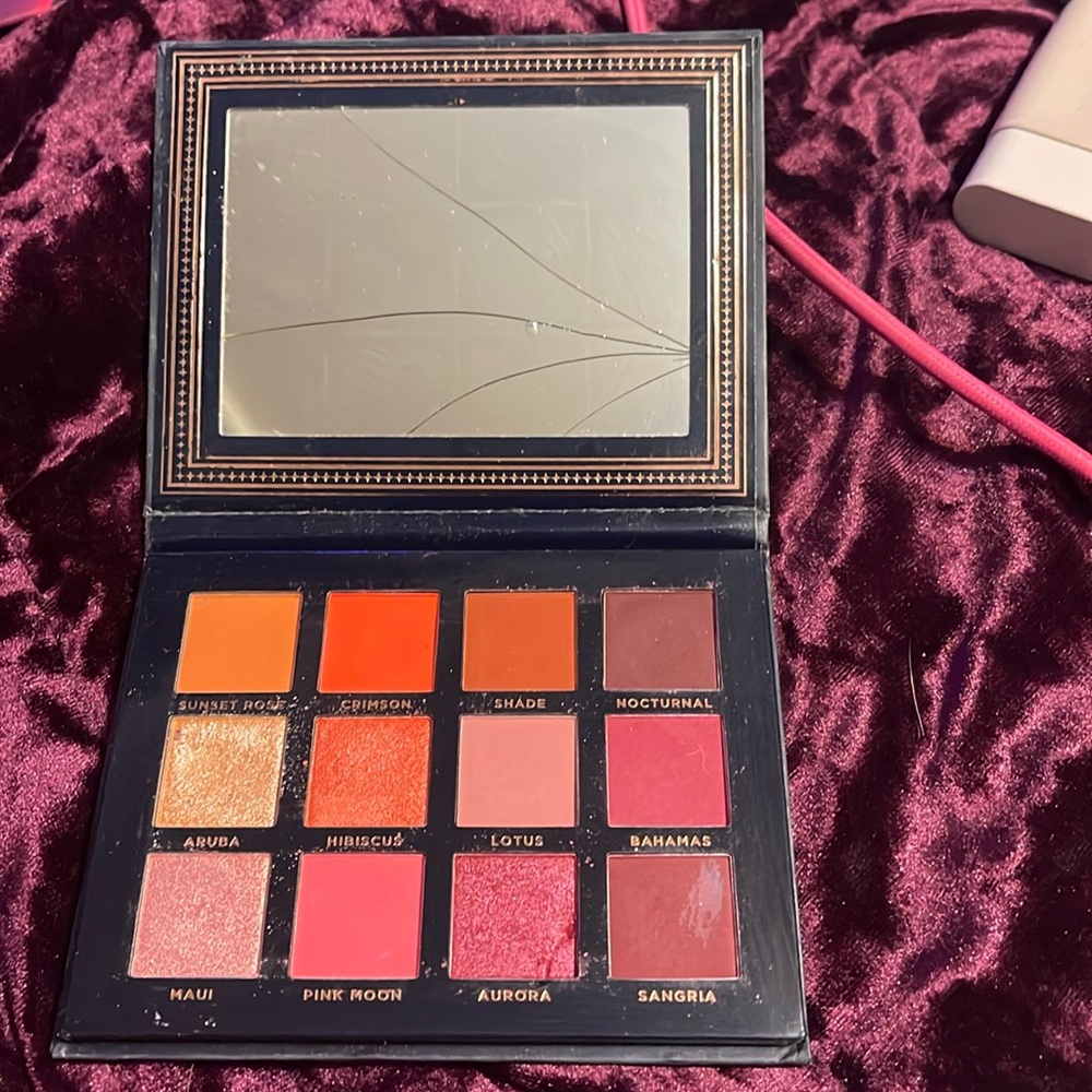 Ace Beautē Scarlet Dusk Eyeshadow Palette